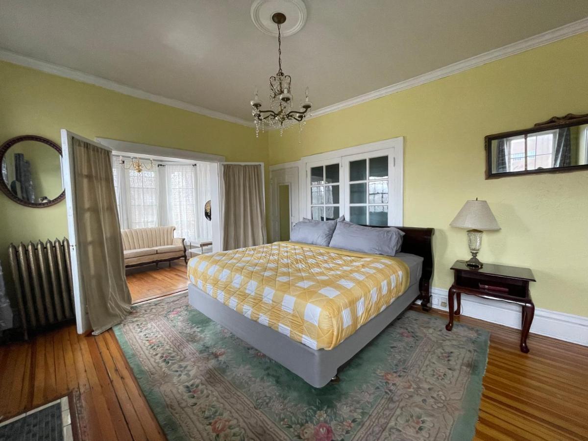 The Holiday Chalet Victorian Денвер Экстерьер фото