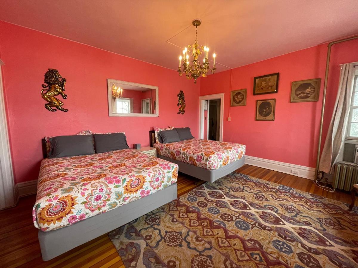 The Holiday Chalet Victorian Денвер Экстерьер фото
