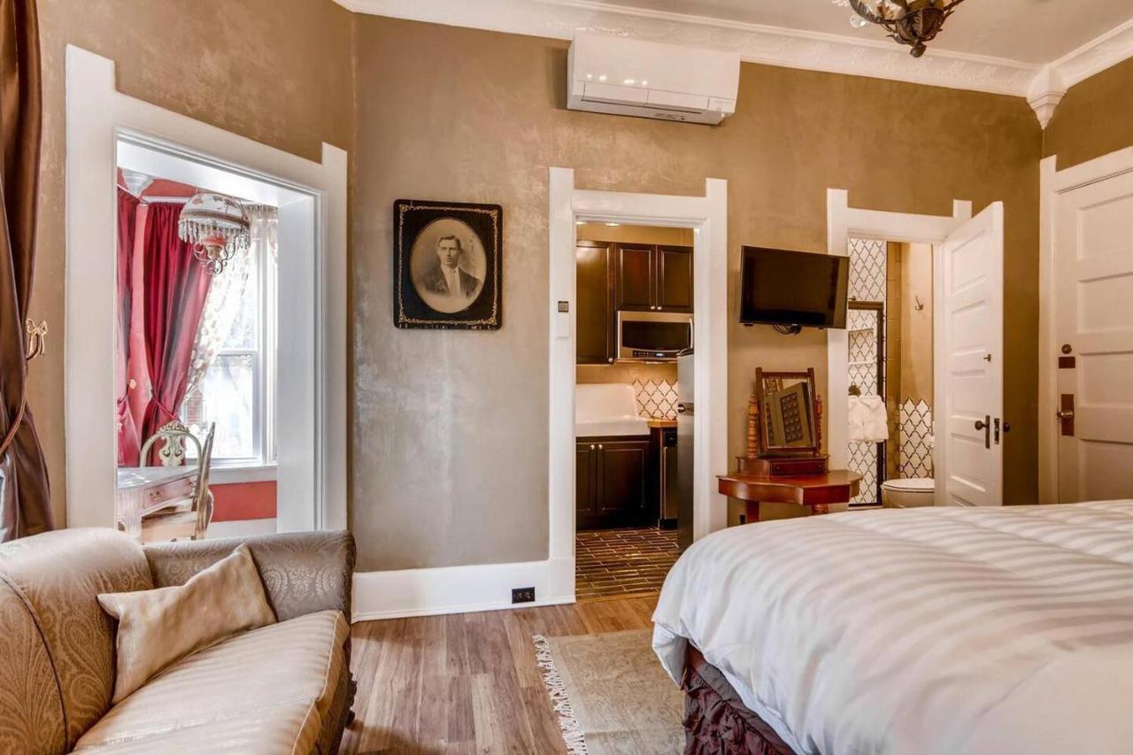 The Holiday Chalet Victorian Денвер Экстерьер фото